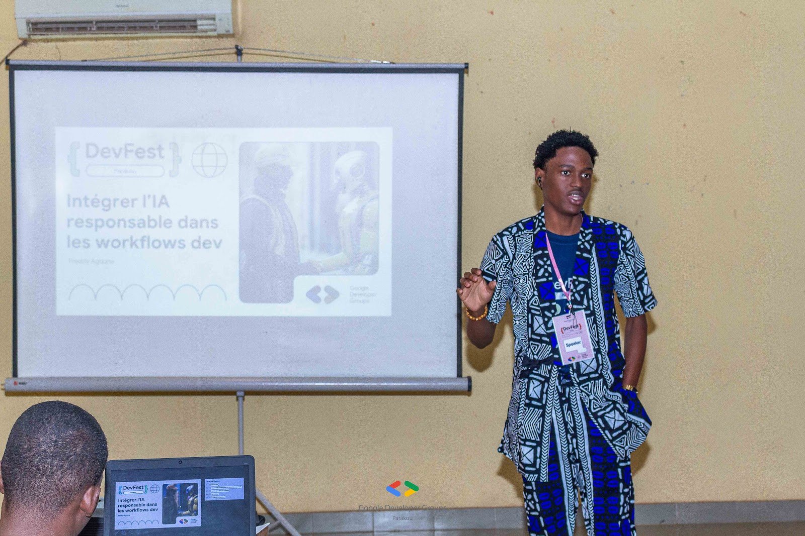 Freddy AGBONA ou le Bâtisseur-passeur : l'engagement tech d'un visionnaire 3 Freddy AGBONA DevFest Parakou